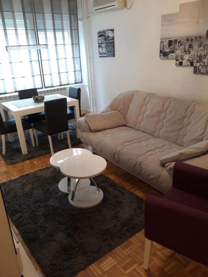 Stan Banjica Appartement Belgrado Buitenkant foto